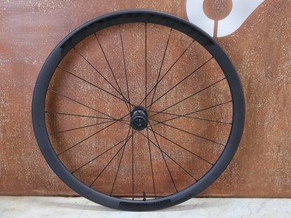 Laufrad/Laufradsatz von Bontrager, BONTRAGER AEOLUS ELITE 35 TLR LAUFRADSATZ DISC vor USEDBIKES - OB.DE Hintergrund