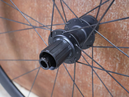 Laufrad/Laufradsatz von Bontrager, BONTRAGER AEOLUS ELITE 35 TLR LAUFRADSATZ DISC vor USEDBIKES - OB.DE Hintergrund