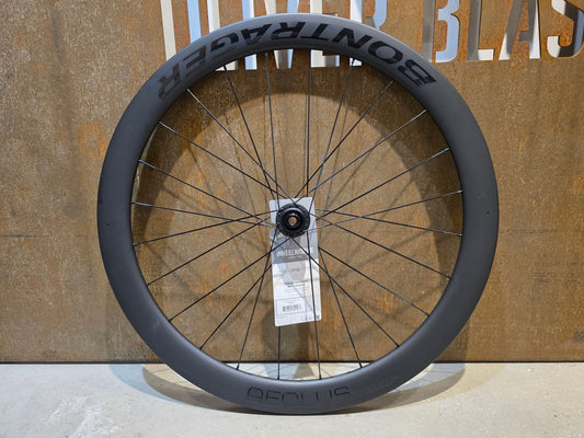 Laufrad/Laufradsatz von Bontrager, BONTRAGER AEOLUS ELITE 50 TLR LAUFRADSATZ DISC vor USEDBIKES - OB.DE Hintergrund