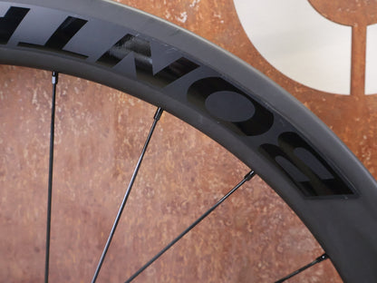 Laufrad/Laufradsatz von Bontrager, BONTRAGER AEOLUS ELITE 50 TLR LAUFRADSATZ DISC vor USEDBIKES - OB.DE Hintergrund