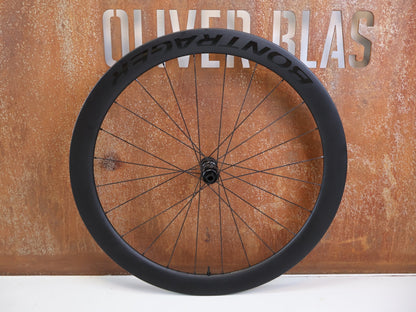 Laufrad/Laufradsatz von Bontrager, BONTRAGER AEOLUS PRO 51 TLR DISC CARBON LAUFRADSATZ SHIMANO HG vor USEDBIKES-OB.DE Hintergrund