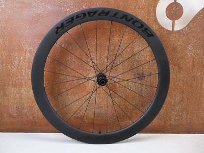 Laufrad/Laufradsatz von Bontrager, BONTRAGER AEOLUS PRO 51 TLR DISC CARBON LAUFRADSATZ SHIMANO HG vor USEDBIKES-OB.DE Hintergrund