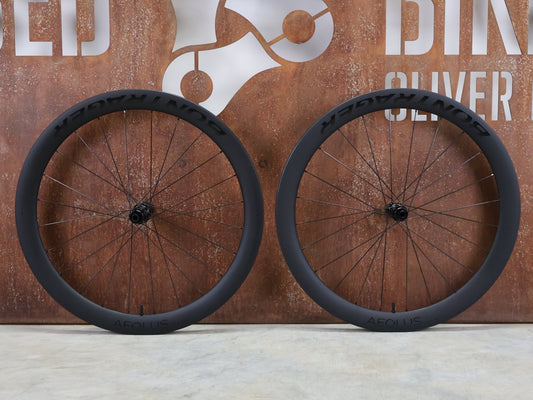 Laufrad/Laufradsatz von Bontrager, BONTRAGER AEOLUS PRO 51 TLR LAUFRADSATZ DISC vor USEDBIKES - OB.DE Hintergrund