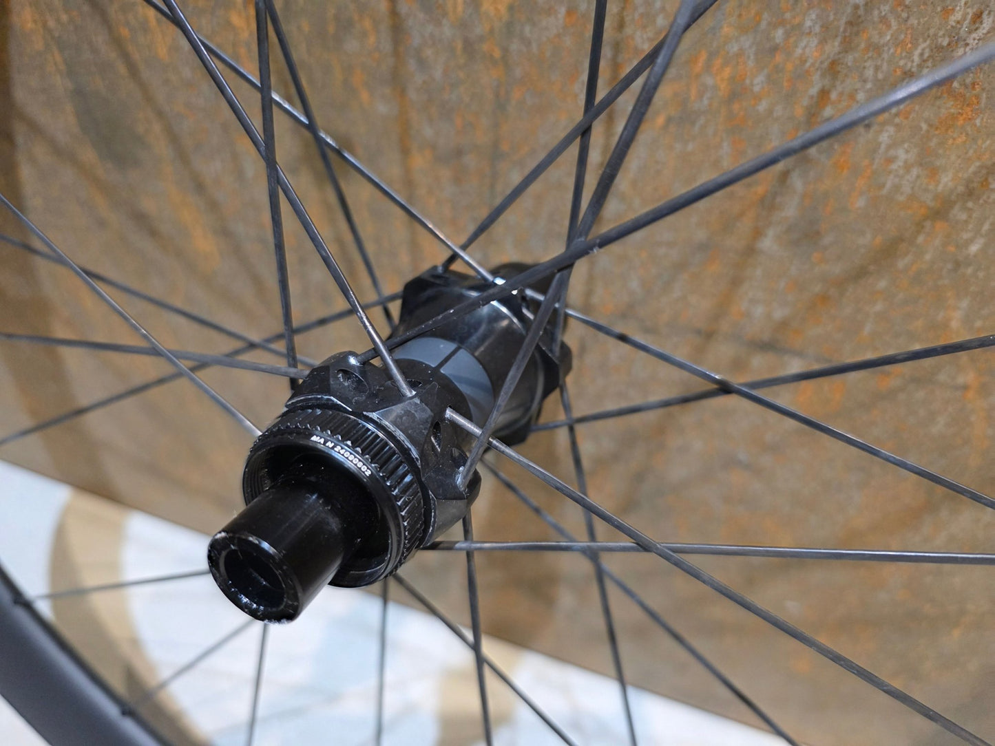 Laufrad/Laufradsatz von Bontrager, BONTRAGER AEOLUS PRO 51 TLR LAUFRADSATZ DISC vor USEDBIKES - OB.DE Hintergrund
