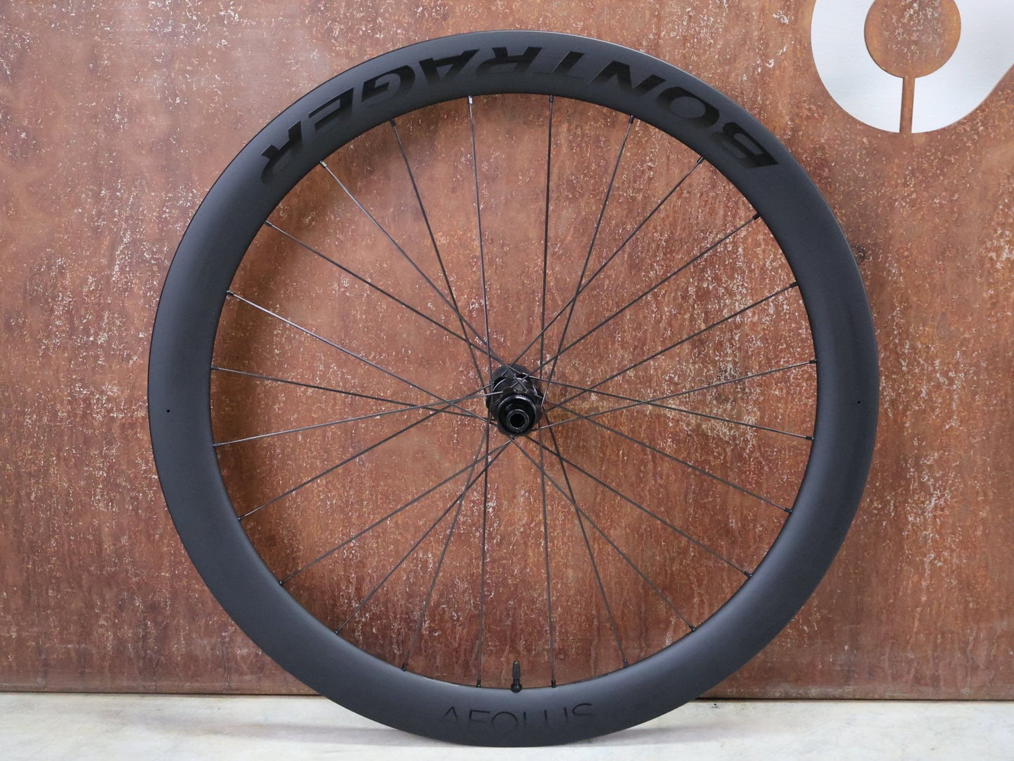 Laufrad/Laufradsatz von Bontrager, BONTRAGER AEOLUS PRO 51 TLR LAUFRADSATZ DISC vor USEDBIKES - OB.DE Hintergrund