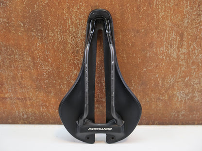 Sattel von Bontrager, BONTRAGER AEOLUS PRO FAHRADSATTEL 145MM vor USEDBIKES - OB.DE Hintergrund