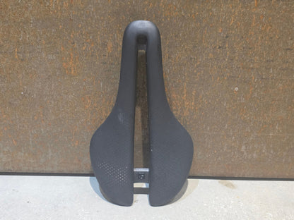 Sattel von Bontrager, BONTRAGER AEOLUS PRO SATTEL 145MM vor USEDBIKES - OB.DE Hintergrund
