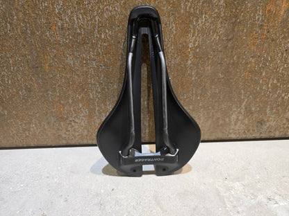 Sattel von Bontrager, BONTRAGER AEOLUS PRO SATTEL 145MM vor USEDBIKES - OB.DE Hintergrund