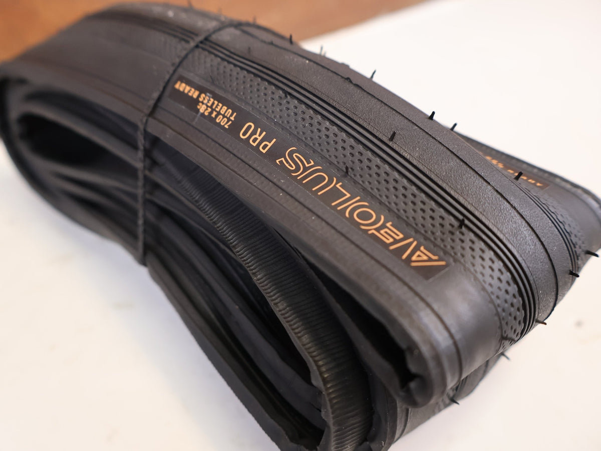 Reifen von Bontrager, BONTRAGER AEOLUS PRO TLR RENNRADREIFEN 700X28C / 5328173 vor USEDBIKES-OB.DE Hintergrund