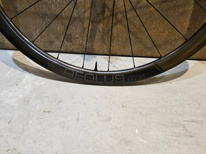 Laufrad/Laufradsatz von Bontrager, BONTRAGER AEOLUS RSL 37 TLR LAUFRADSATZ DISC vor USEDBIKES - OB.DE Hintergrund