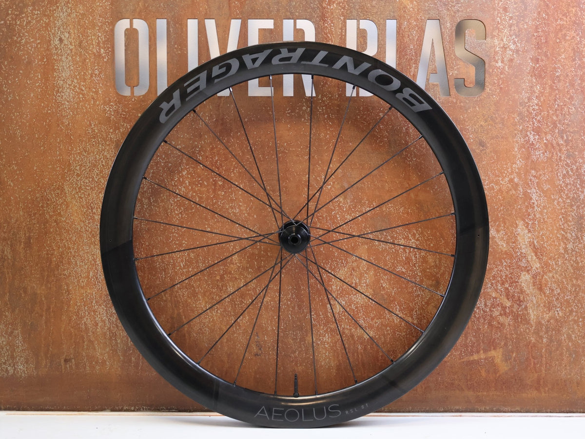 Laufrad/Laufradsatz von Bontrager, Bontrager Aeolus RSL 51 TLR Carbon Laufradsats SRAM XDR vor USEDBIKES-OB.DE Hintergrund