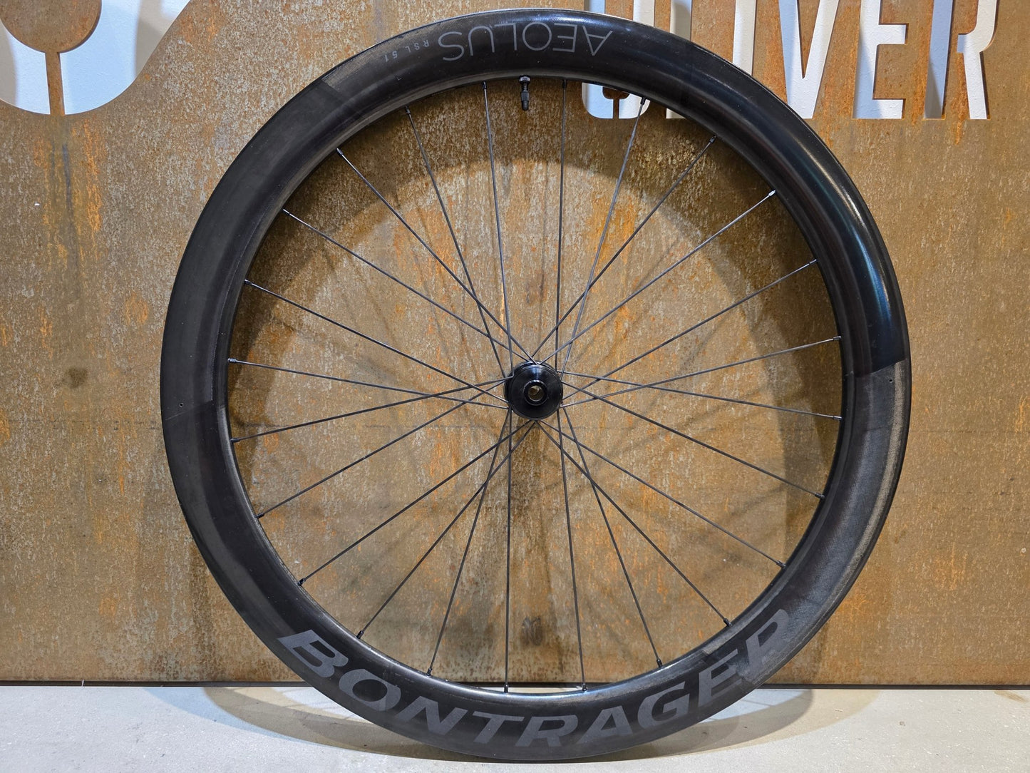 Laufrad/Laufradsatz von Bontrager, BONTRAGER AEOLUS RSL 51 TLR LAUFRADSATZ DISC in variant_title vor USEDBIKES - OB.DE Hintergrund
