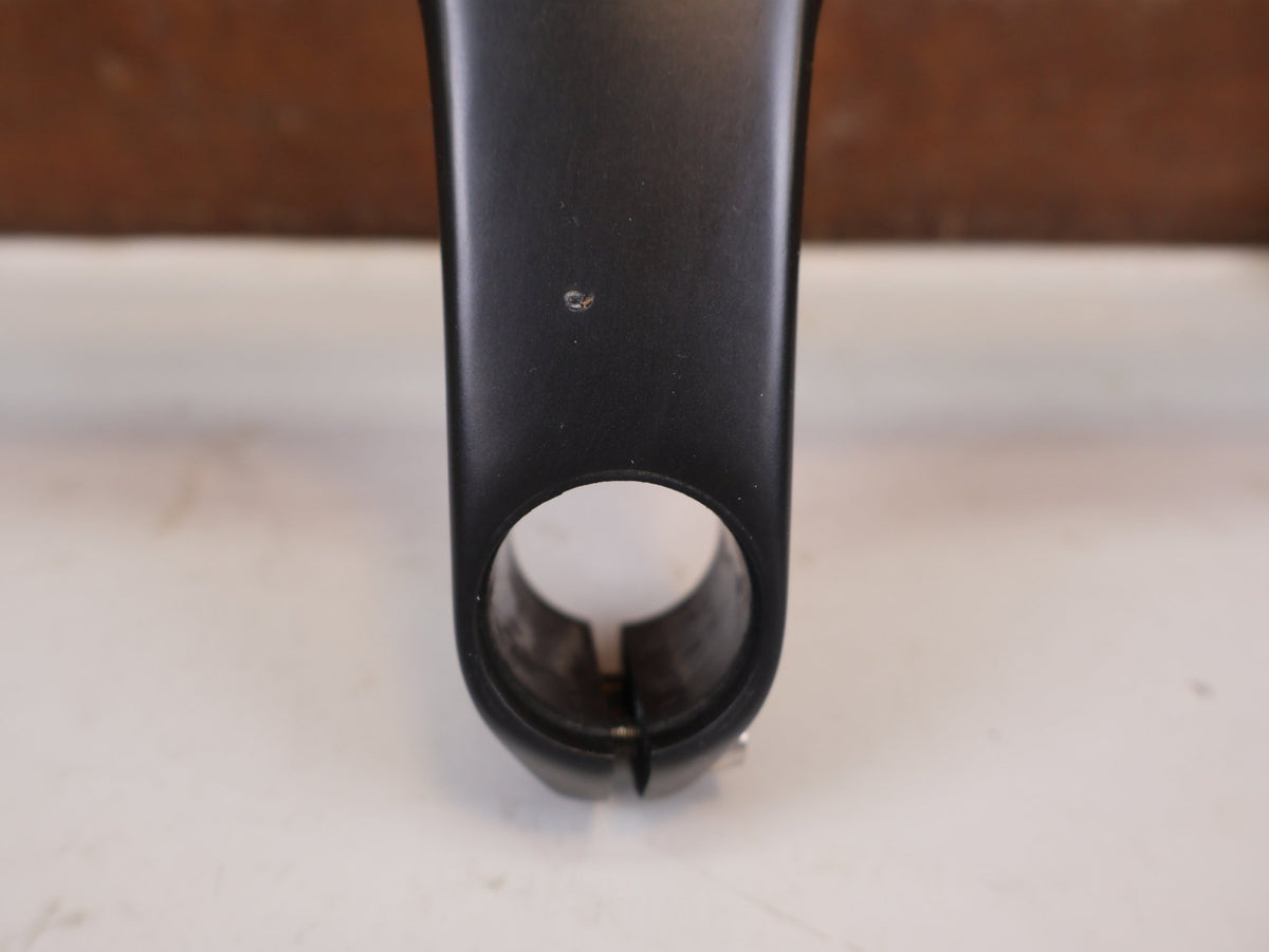 Lenker von Trek, Bontrager Aeolus RSL Carbon Lenker Vorbau Einheit 420mm x 100mm vor USEDBIKES-OB.DE Hintergrund