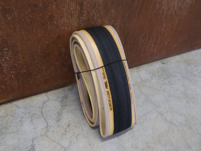 Reifen von Bontrager, BONTRAGER AEOLUS RSL TLR RENNRADREIFEN 700C X 28MM BLACK / TAN WALL vor USEDBIKES - OB.DE Hintergrund