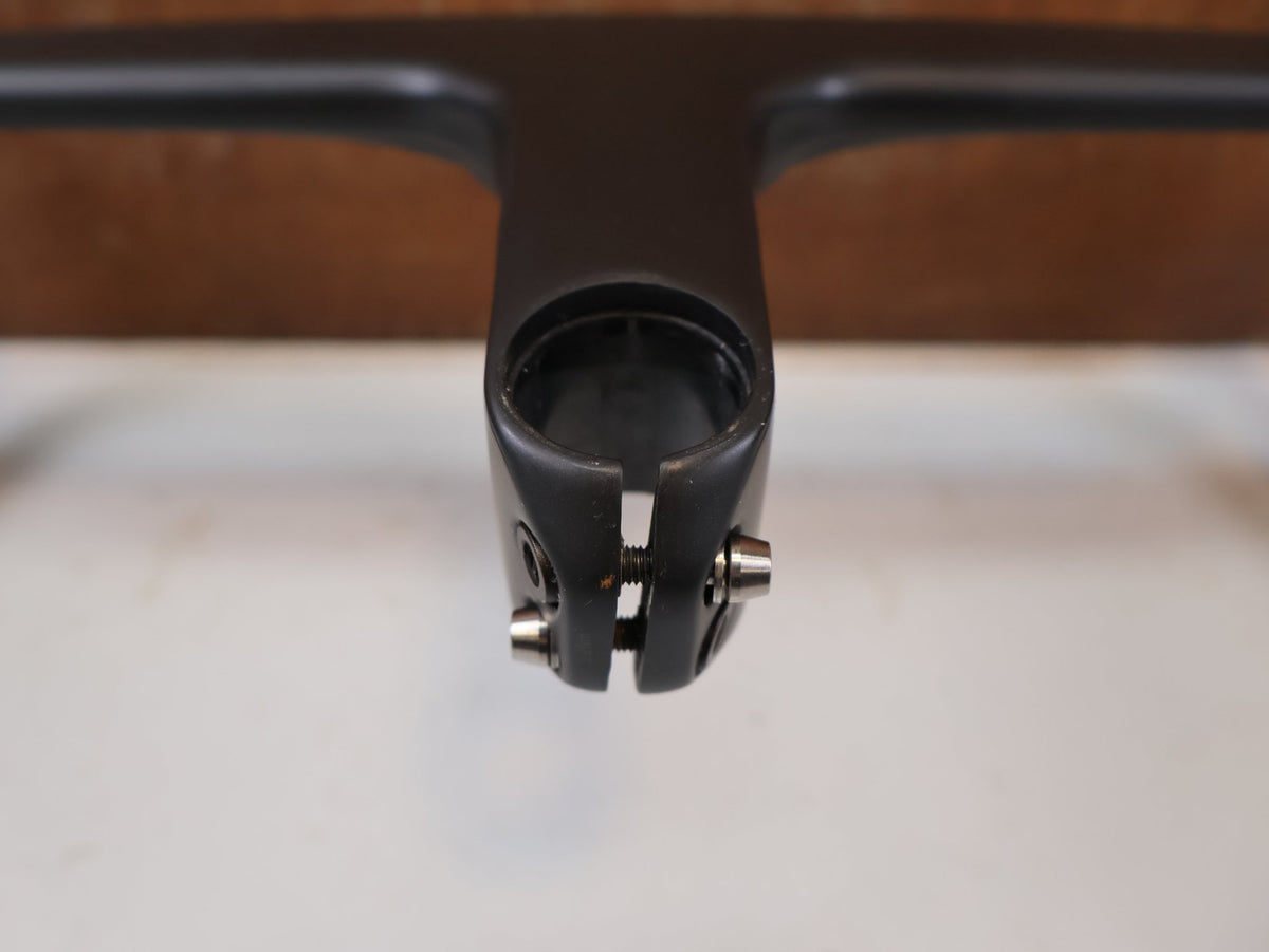 Lenker von Trek, BONTRAGER AEOLUS RSL VR C CARBON COCKPIT 420MM X 110MM vor USEDBIKES-OB.DE Hintergrund