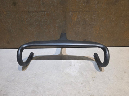 Lenker von Trek, BONTRAGER AEOLUS RSL VR - C LENKER - / VORBAUEINHEIT 440 / 110MM vor USEDBIKES - OB.DE Hintergrund