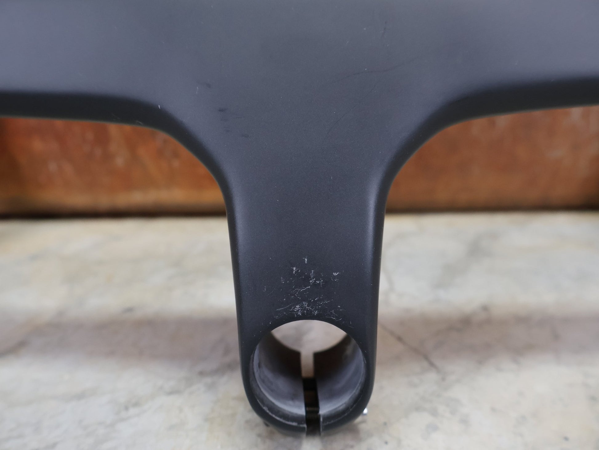 Lenker von Trek, BONTRAGER AEOLUS RSL VR - C – LENKER/VORBAU 380/380 × 80 MM – OCLV CARBON / AERO / INTEGRIERT vor USEDBIKES - OB.DE Hintergrund