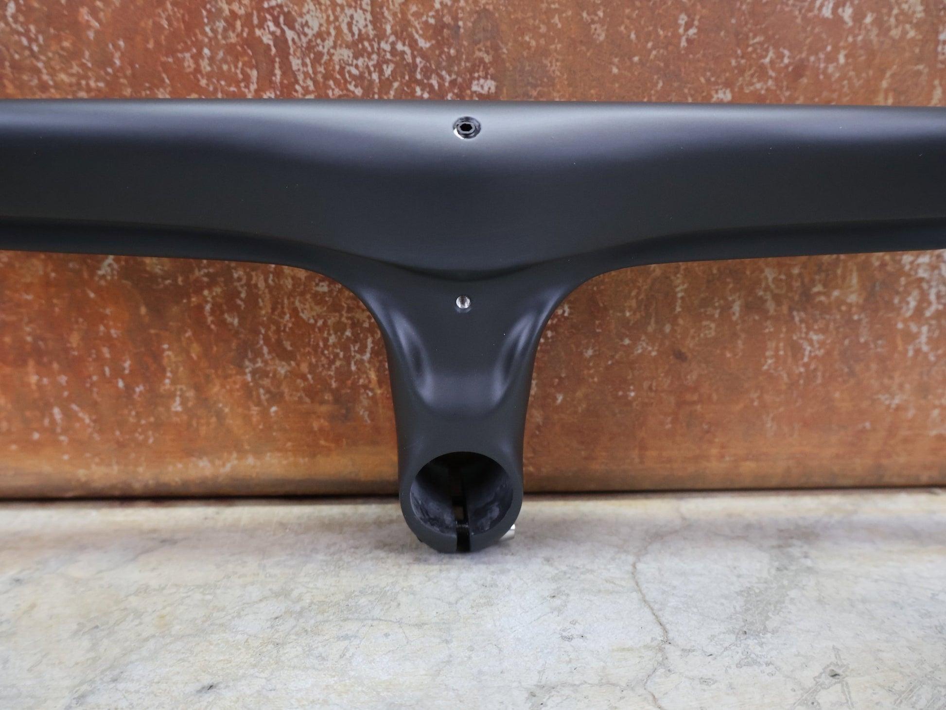 Lenker von Trek, BONTRAGER AEOLUS RSL VR - C – LENKER/VORBAU 380/380 × 80 MM – OCLV CARBON / AERO / INTEGRIERT vor USEDBIKES - OB.DE Hintergrund