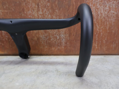 Lenker von Trek, BONTRAGER AEOLUS RSL VR - C – PRO TEAM BARSTEM 380/380 × 120 MM – LIDL - TREK SONDERANFERTIGUNG vor USEDBIKES - OB.DE Hintergrund