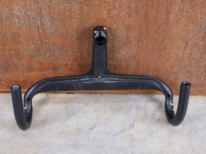 Lenker von Trek, BONTRAGER AEOLUS RSL VR - C – PRO TEAM BARSTEM 400/400 × 140 MM – LIDL - TREK SONDERANFERTIGUNG vor USEDBIKES - OB.DE Hintergrund