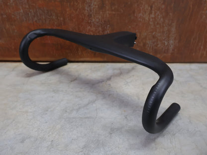 Lenker von Trek, BONTRAGER AEOLUS RSL VR - C – PRO TEAM BARSTEM 400/400 × 140 MM – LIDL - TREK SONDERANFERTIGUNG vor USEDBIKES - OB.DE Hintergrund