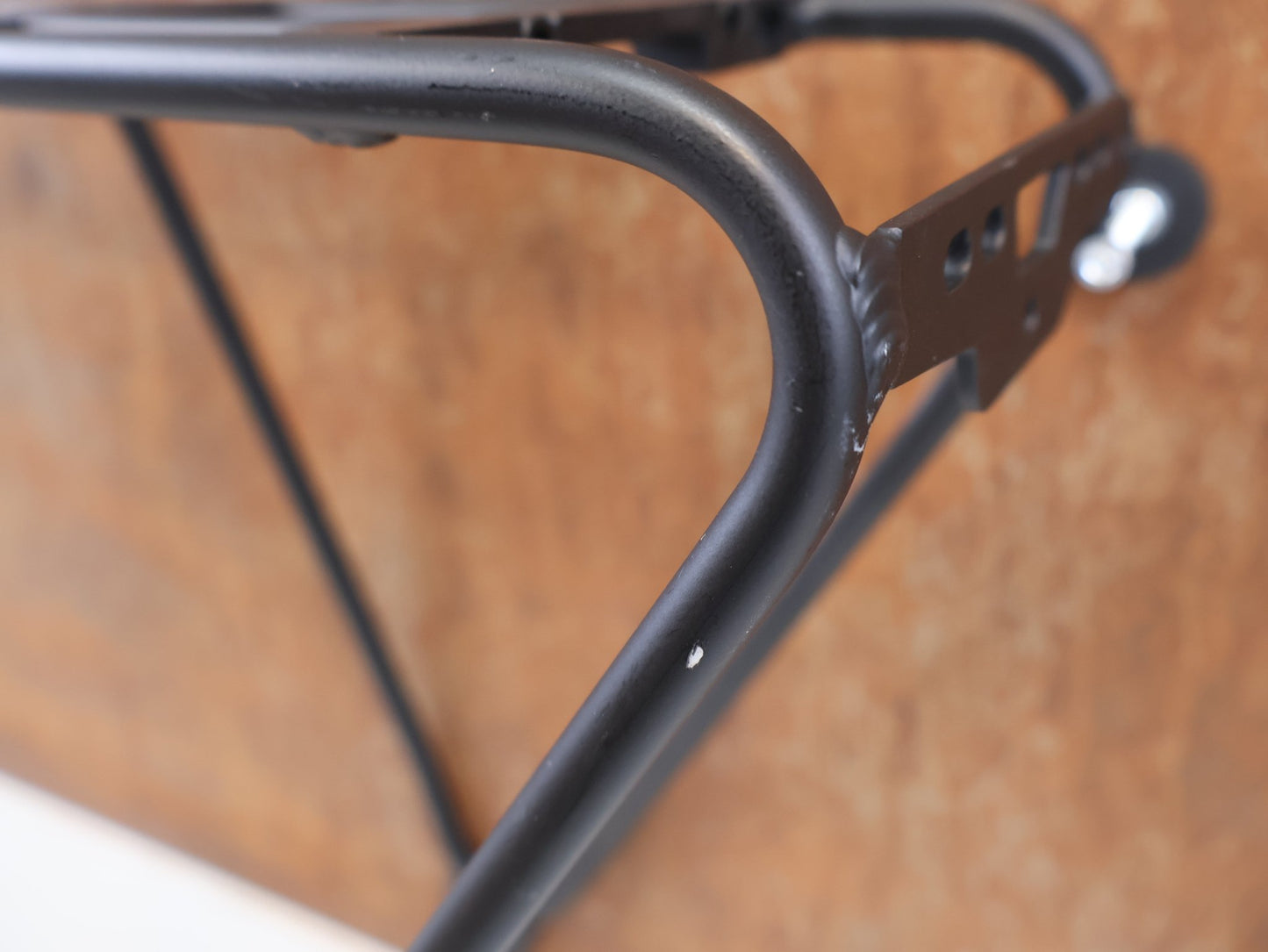 Schutzbleche, Gepäckträger & Körbe von Bontrager, BONTRAGER BACKRACK DISC MIK GEPÄCKTRÄGER XS-M oder M-XL / NUR 540G / BIS MAX 25KG vor USEDBIKES-OB.DE Hintergrund