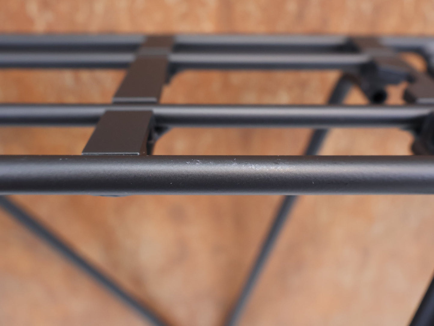 Schutzbleche, Gepäckträger & Körbe von Bontrager, BONTRAGER BACKRACK DISC MIK GEPÄCKTRÄGER XS-M oder M-XL / NUR 540G / BIS MAX 25KG vor USEDBIKES-OB.DE Hintergrund