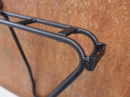 Schutzbleche, Gepäckträger & Körbe von Bontrager, BONTRAGER BACKRACK LIGHTWEIGHT MIK GEPÄCKTRÄGER SCHWARZ OHNE MONTAGEMATERIAL vor USEDBIKES-OB.DE Hintergrund