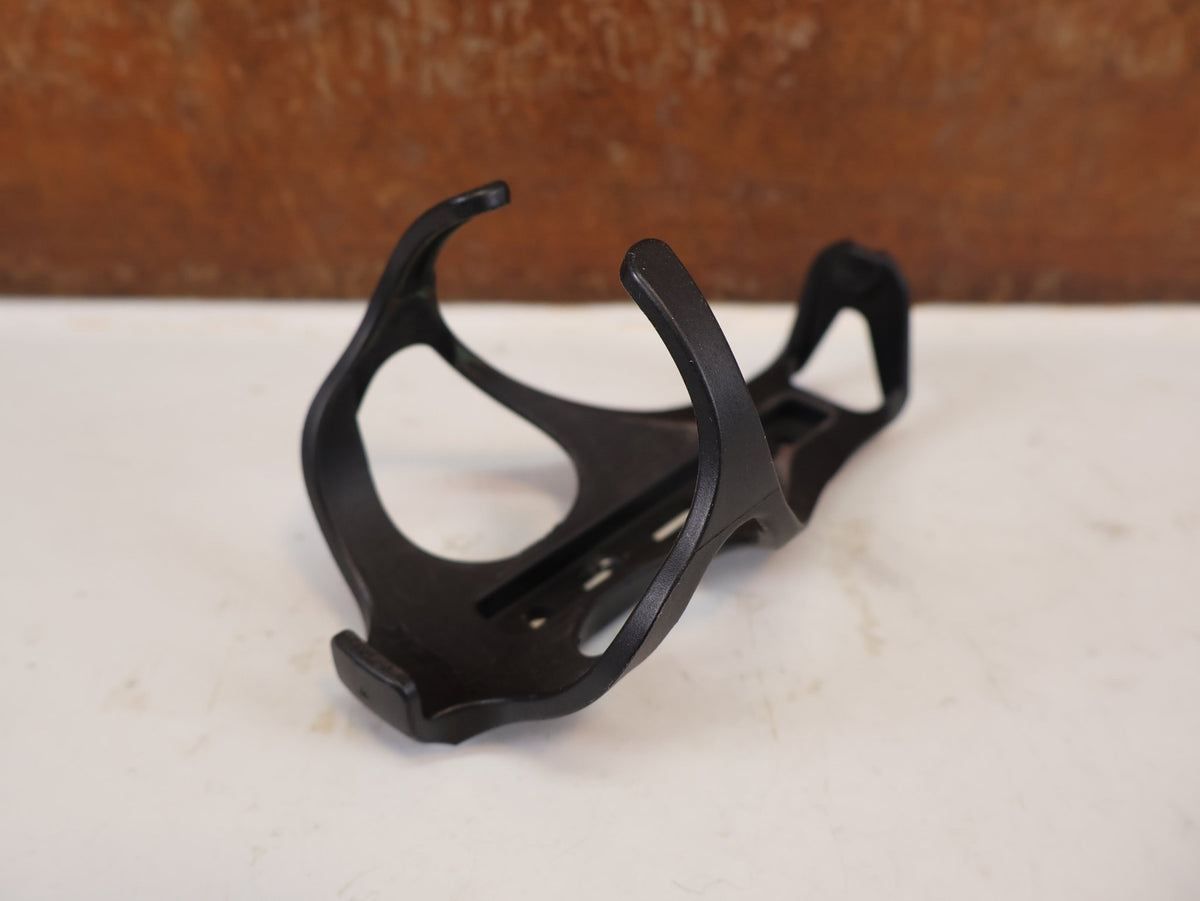 Trinkflaschen und Halter von Trek, Bontrager Bat Cage Flaschenhalter Recycled Nylon vor USEDBIKES-OB.DE Hintergrund