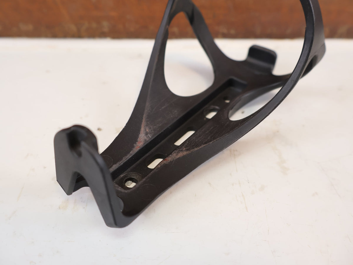 Trinkflaschen und Halter von Trek, Bontrager Bat Cage Flaschenhalter Recycled Nylon vor USEDBIKES-OB.DE Hintergrund