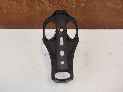 Trinkflaschen und Halter von Trek, Bontrager Bat Cage Flaschenhalter Recycled Nylon vor USEDBIKES-OB.DE Hintergrund