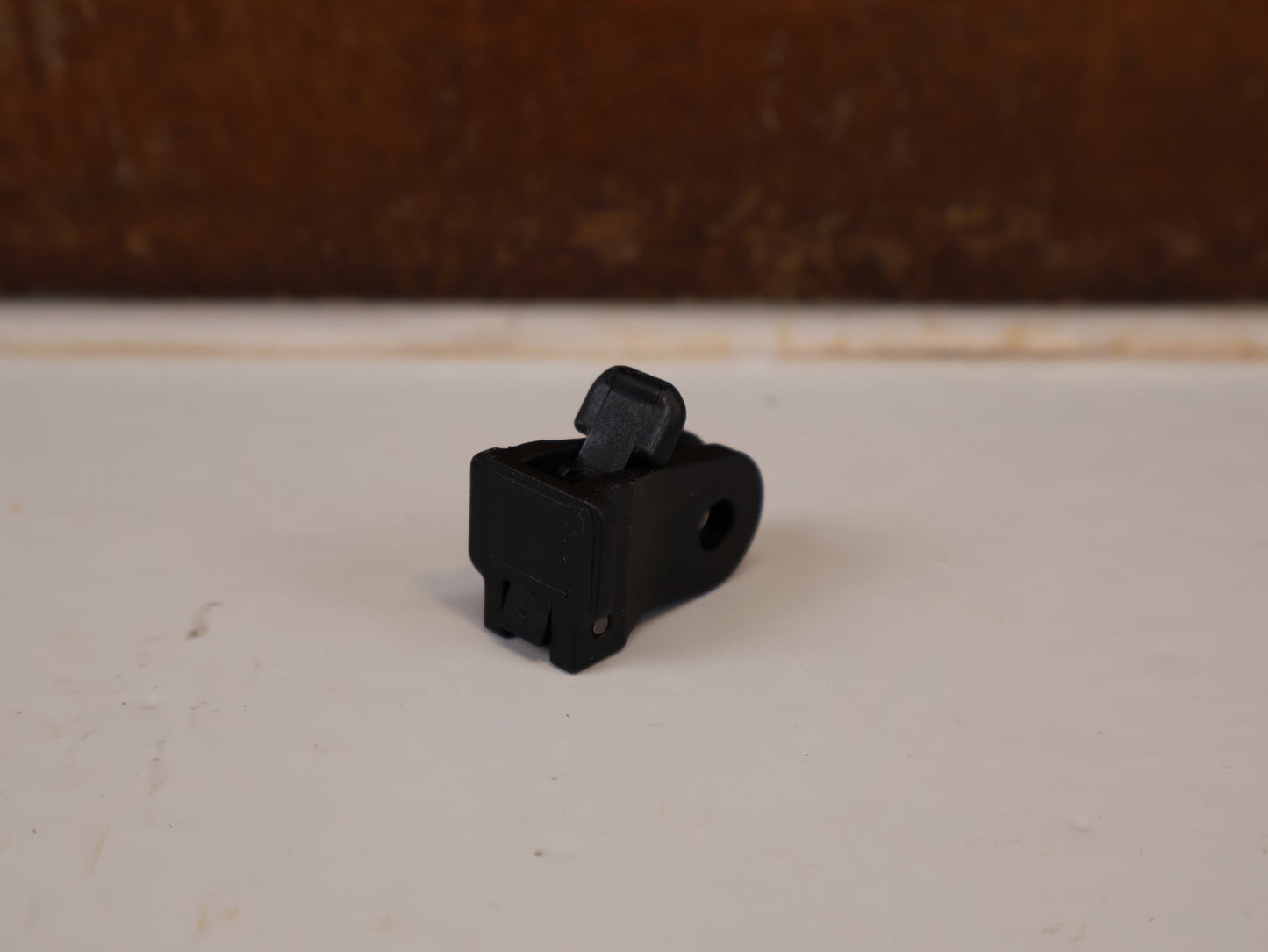 Computerhalterung von Trek, BONTRAGER BLENDR HIGH ION LIGHT MOUNT W510438 / LEUCHTEN HALTERUNG vor USEDBIKES-OB.DE Hintergrund
