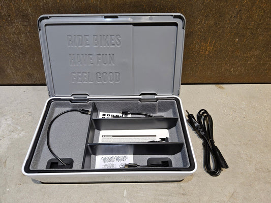 Sonstiges von Bontrager, BONTRAGER CHRGTIME LADESTATION vor USEDBIKES - OB.DE Hintergrund