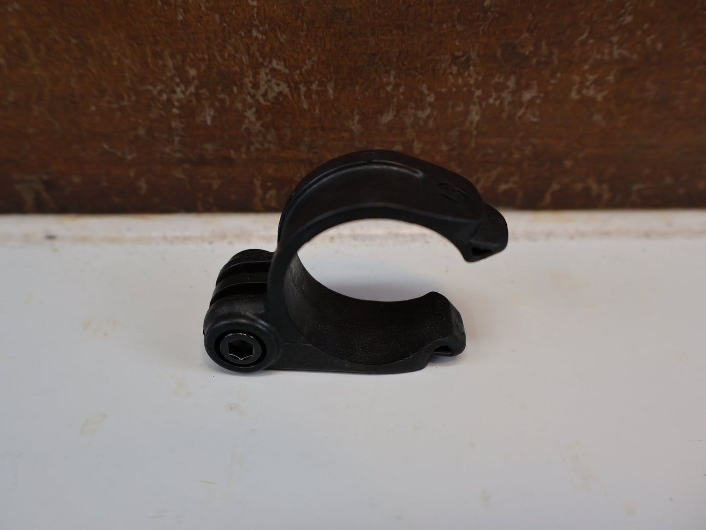 Vorbau von Bontrager, BONTRAGER ELITE BLENDR / ALU VORBAU / 31.8 MM / 7 GRAD / RENNRAD MTB vor USEDBIKES-OB.DE Hintergrund