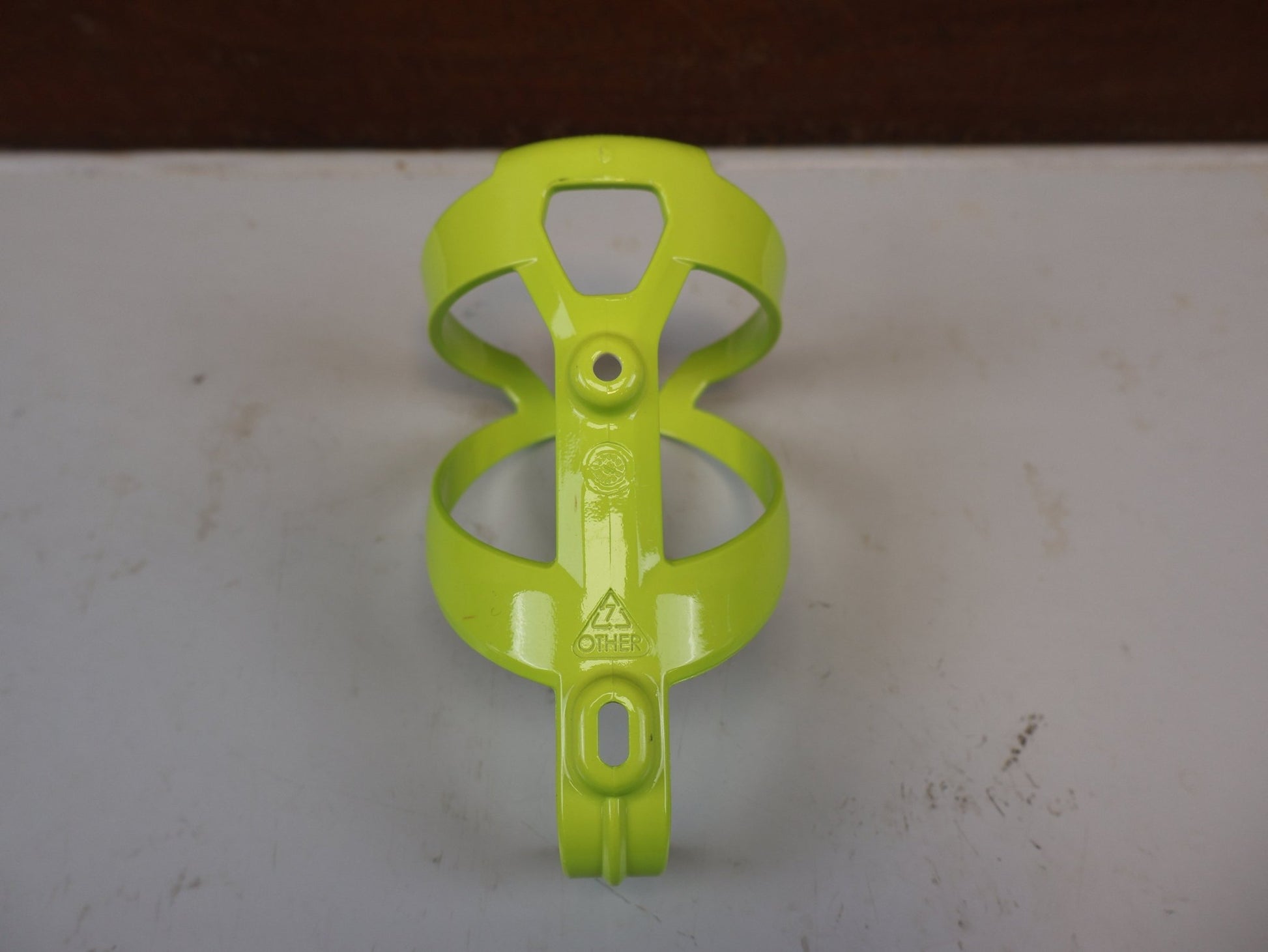 Trinkflaschen und Halter von Bontrager, BONTRAGER ELITE CAGE RECYCLED FLASCHENHALTER OCEAN vor USEDBIKES-OB.DE Hintergrund