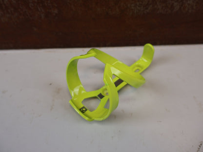 Trinkflaschen und Halter von Bontrager, BONTRAGER ELITE CAGE RECYCLED FLASCHENHALTER OCEAN vor USEDBIKES-OB.DE Hintergrund