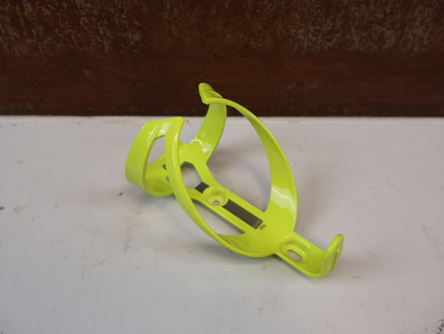 Trinkflaschen und Halter von Bontrager, BONTRAGER ELITE CAGE RECYCLED FLASCHENHALTER OCEAN vor USEDBIKES-OB.DE Hintergrund