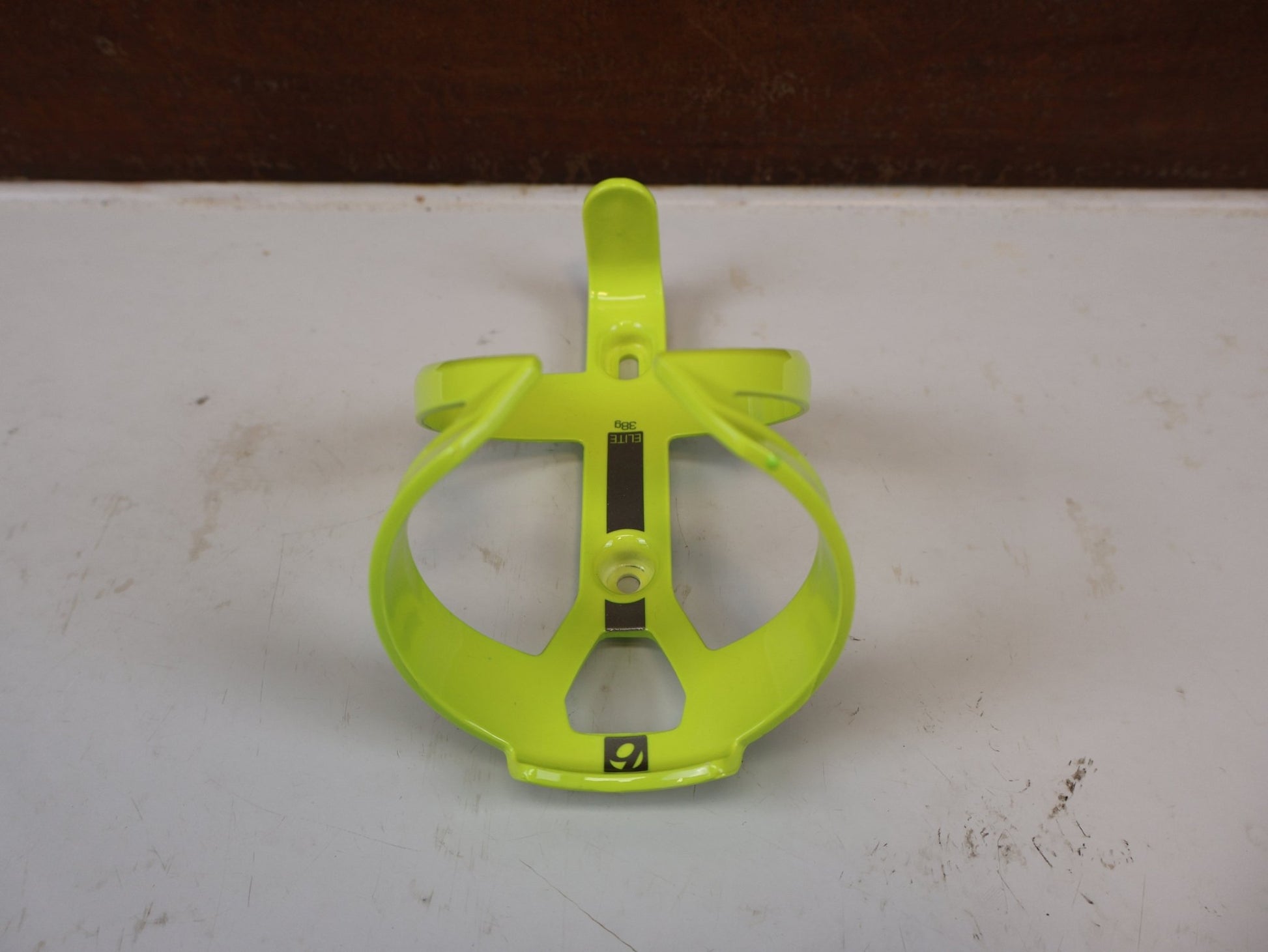Trinkflaschen und Halter von Bontrager, BONTRAGER ELITE CAGE RECYCLED FLASCHENHALTER OCEAN vor USEDBIKES-OB.DE Hintergrund