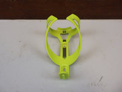 Trinkflaschen und Halter von Bontrager, BONTRAGER ELITE CAGE RECYCLED FLASCHENHALTER OCEAN vor USEDBIKES-OB.DE Hintergrund