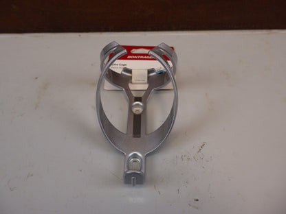 Trinkflaschen und Halter von Bontrager, BONTRAGER ELITE RECYCLED FLASCHENHALTER GRAU 38G vor USEDBIKES-OB.DE Hintergrund