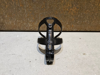 Trinkflaschen und Halter von Bontrager, BONTRAGER ELITE RECYCLED FLASCHENHALTER / SCHWARZ vor USEDBIKES - OB.DE Hintergrund