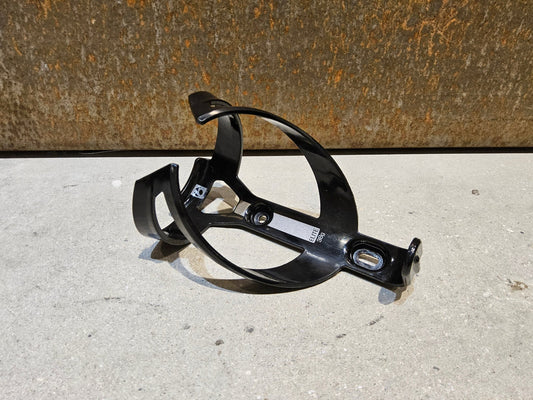 Trinkflaschen und Halter von Bontrager, BONTRAGER ELITE RECYCLED FLASCHENHALTER / SCHWARZ vor USEDBIKES - OB.DE Hintergrund