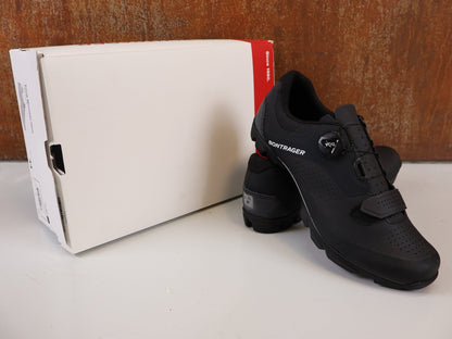 MTB - Herrenschuhe von Trek, BONTRAGER FORAY MTB SCHUH / BOA L6 / GNARGUARD / GR. 44 / BLACK vor USEDBIKES - OB.DE Hintergrund