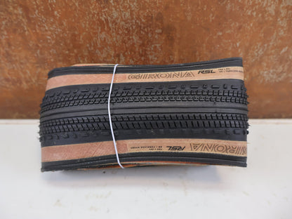 Reifen von Bontrager, BONTRAGER GIRONA RSL GR TLR GRAVELREIFEN 700C – 35 / 38 / 42 MM vor USEDBIKES-OB.DE Hintergrund