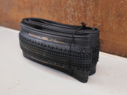 Reifen von Bontrager, BONTRAGER GIRONA RSL GR TLR GRAVELREIFEN SCHWARZ / 700C – 35 / 38 / 42 MM vor USEDBIKES-OB.DE Hintergrund