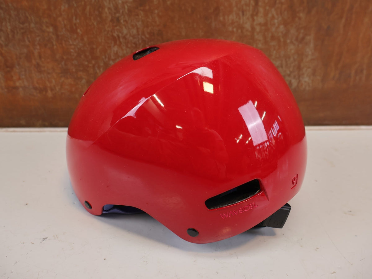 Helme von Bontrager, BONTRAGER JET WAVECEL KINDER HELM MAGENTA 50-55CM 599871 vor USEDBIKES-OB.DE Hintergrund
