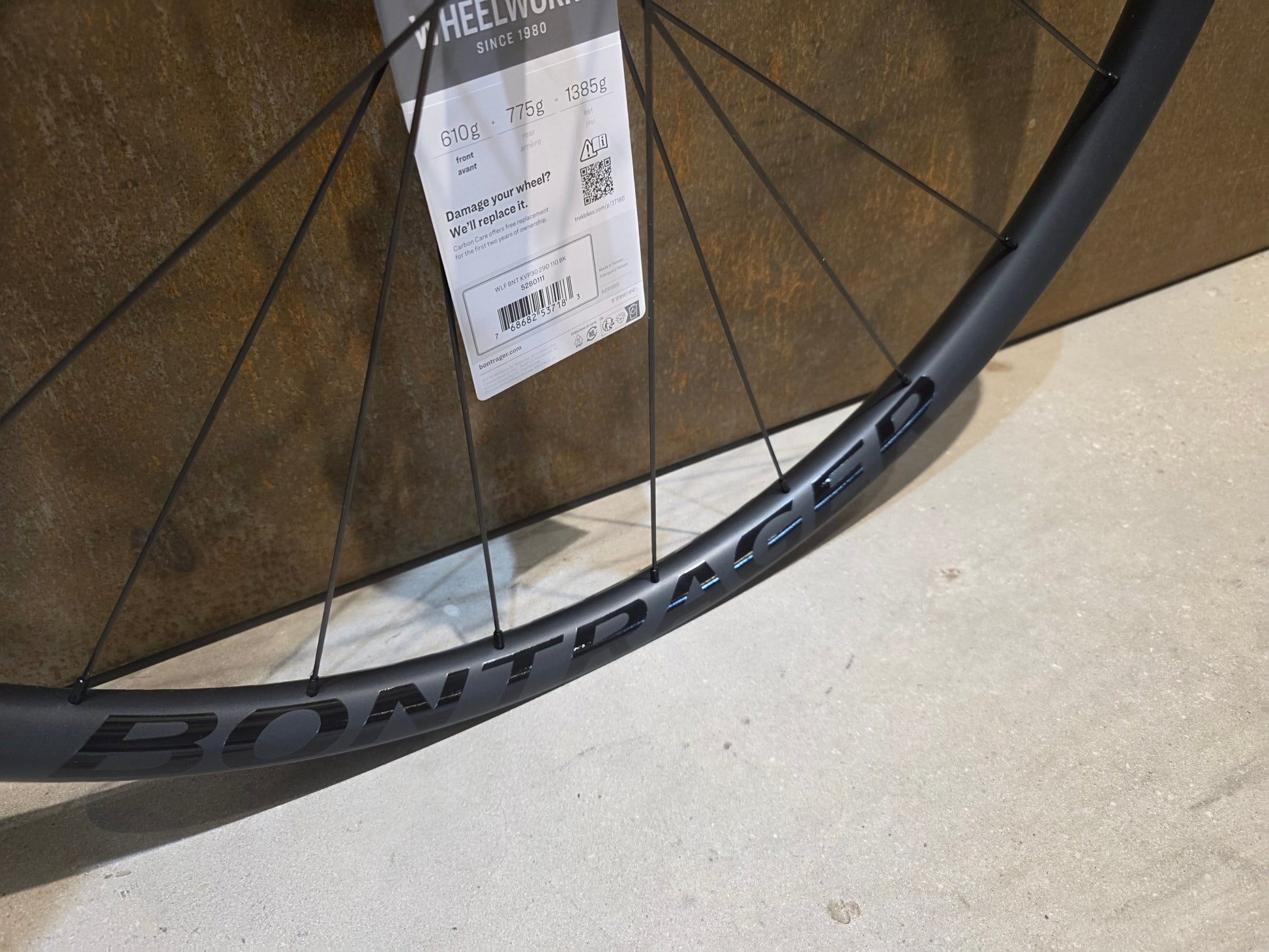 Laufrad/Laufradsatz von Bontrager, BONTRAGER KOVEE PRO 30 BOOST TLR 29 MTB LAUFRADSATZ DISC vor USEDBIKES - OB.DE Hintergrund