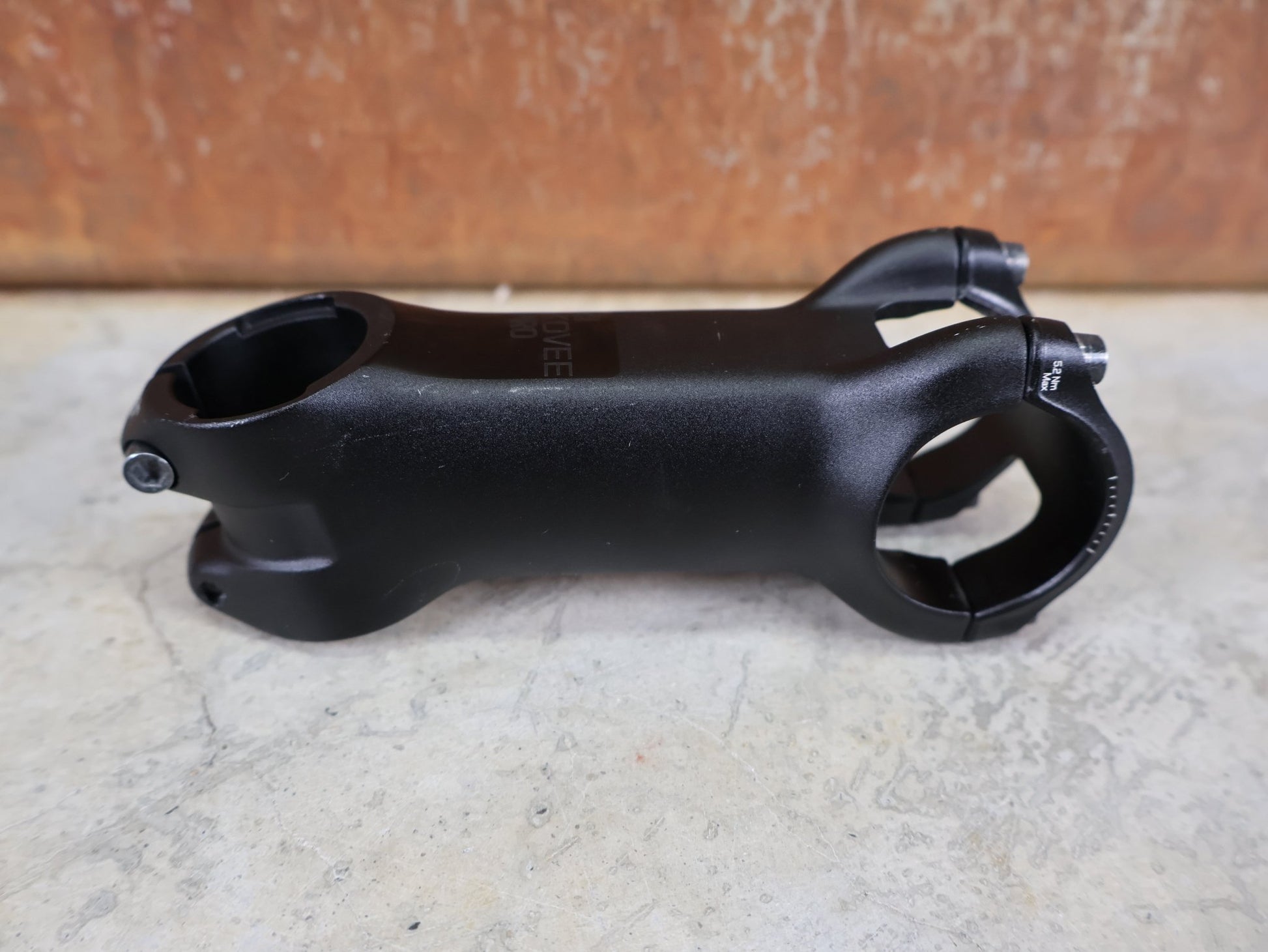 Vorbau von Bontrager, BONTRAGER KOVEE PRO 35 STEM - 13 GRAD 100MM vor USEDBIKES - OB.DE Hintergrund