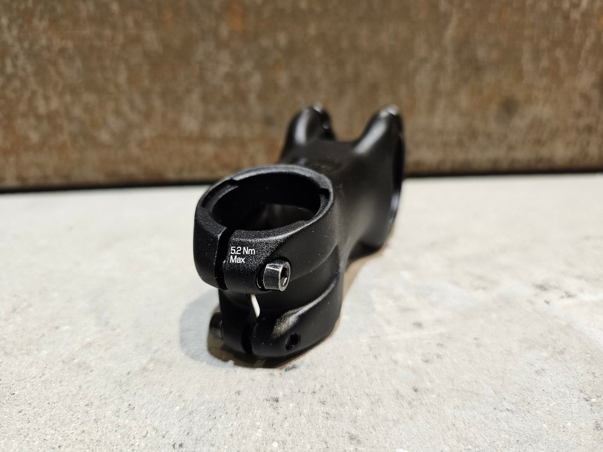 Vorbau von Bontrager, BONTRAGER KOVEE PRO 35 STEM - 13 GRAD 50 - 100MM in variant_title vor USEDBIKES - OB.DE Hintergrund