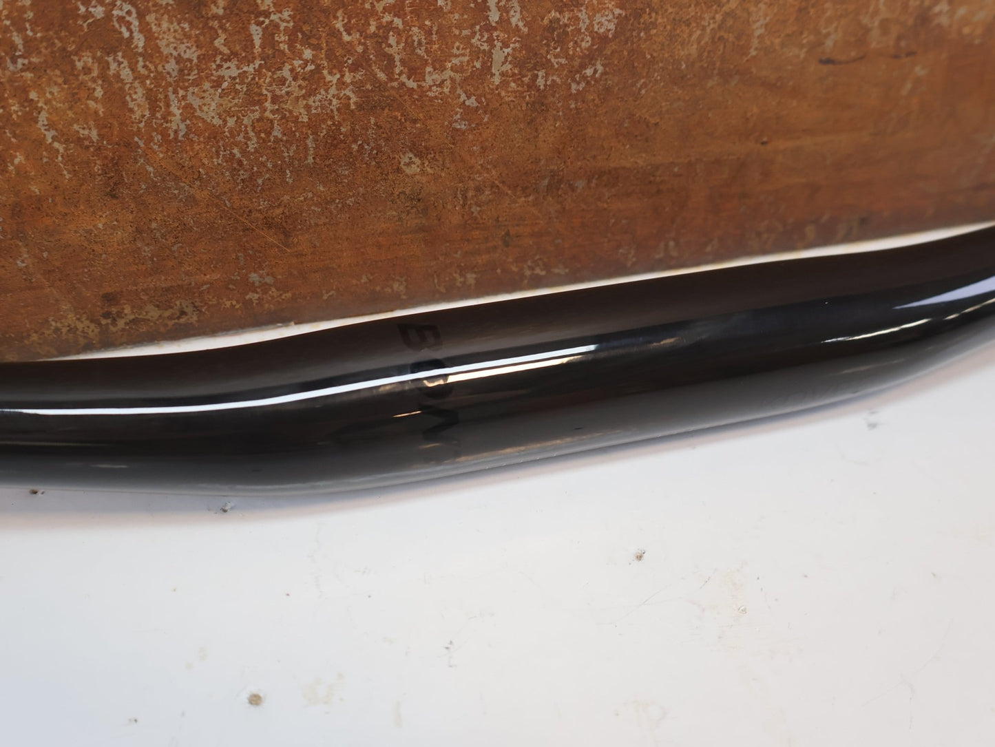 Lenker von Bontrager, BONTRAGER KOVEE PRO CARBON 35 / MTB-LENKER / 720 MM / 159 G / BLACK vor USEDBIKES-OB.DE Hintergrund
